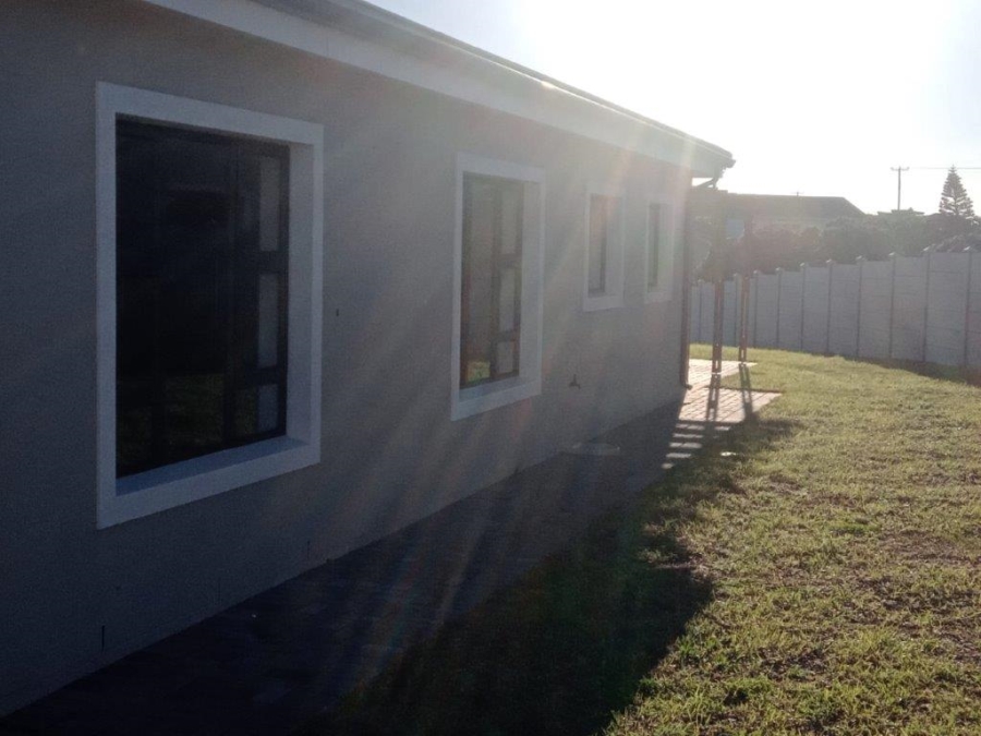 3 Bedroom Property for Sale in Paradise Beach Eastern Cape